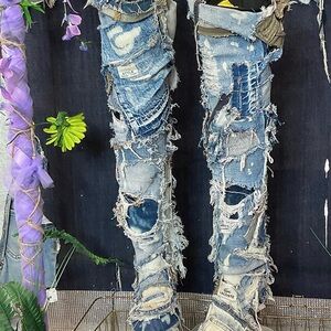 Walk With Mee Kustom on